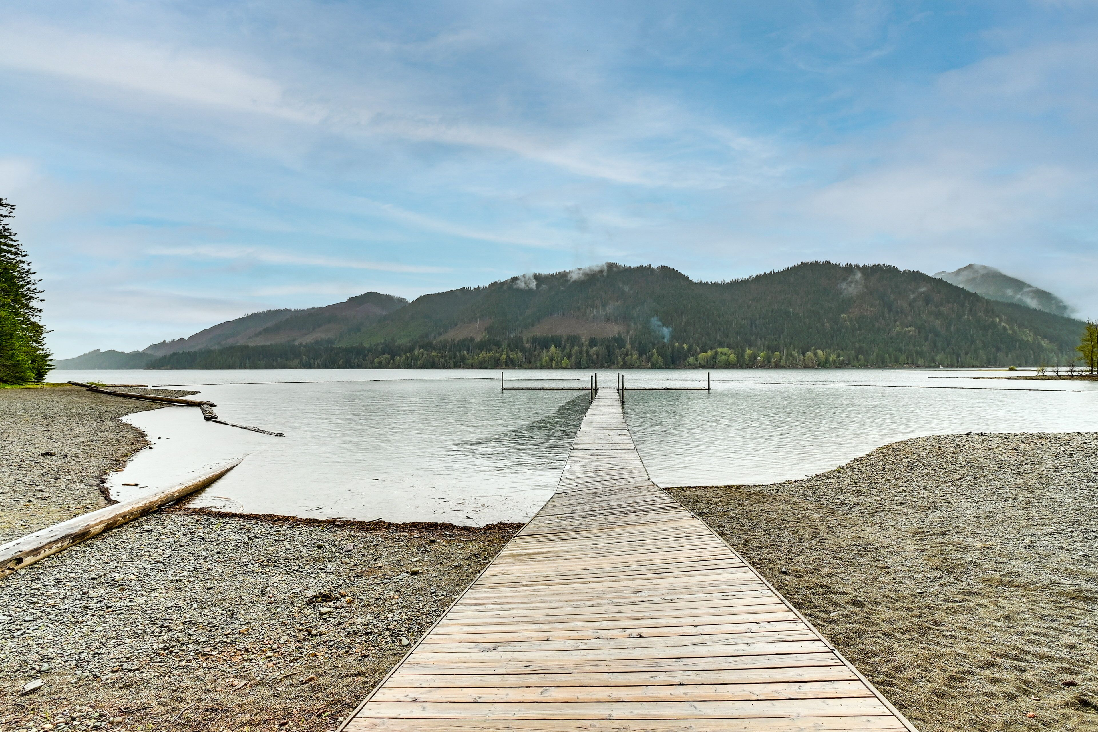 Updated Hoodsport Home w/ Lake Views!