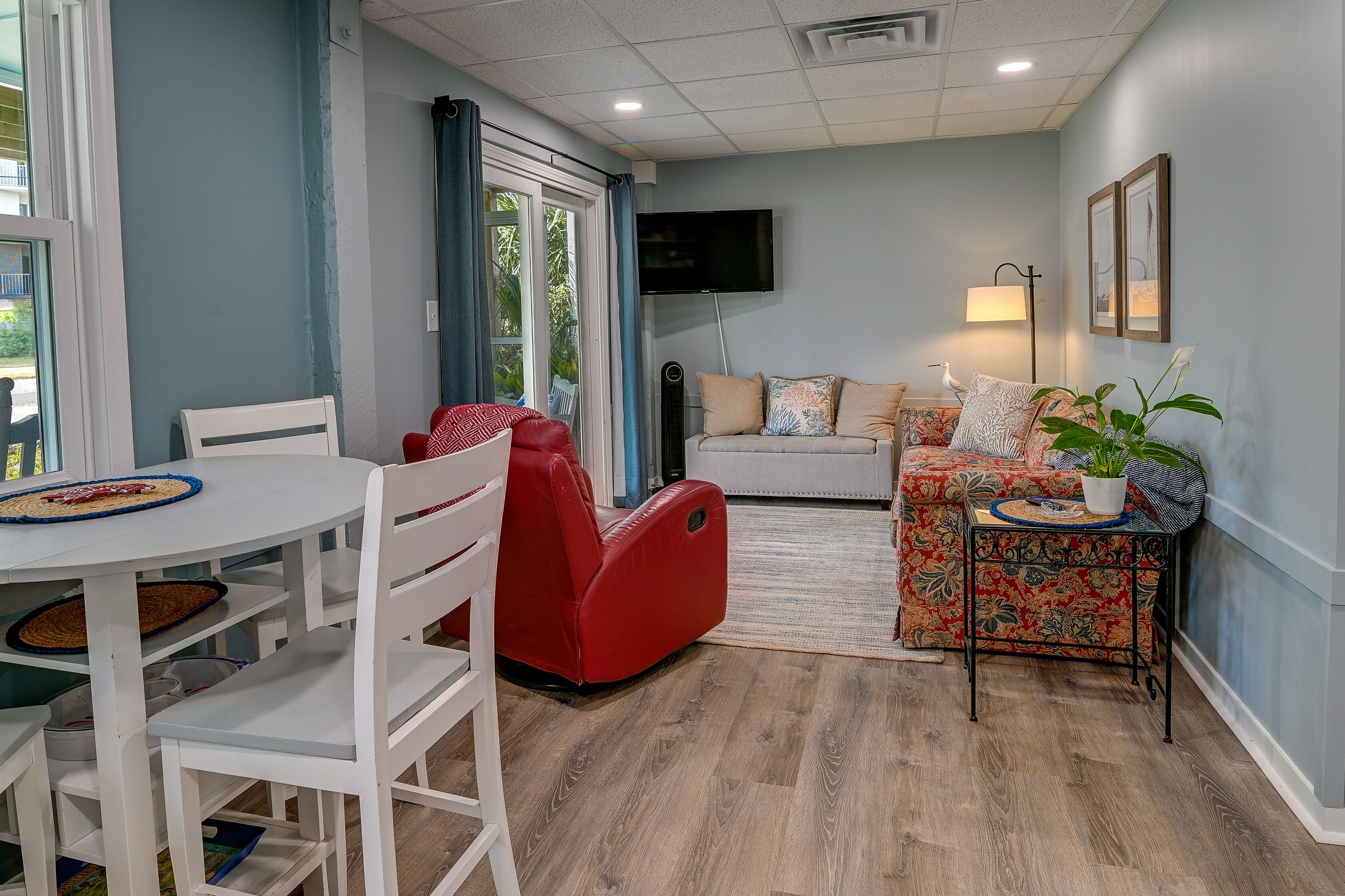 Coastal Surfside Beach House: Walk to the Ocean!