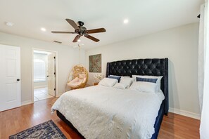 3 bedrooms, iron/ironing board, Internet, bed sheets - Pet-Friendly Naples Vacation Rental w/ Fire Pit! (Naples)