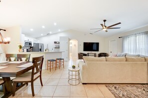 TV - Pet-Friendly Naples Vacation Rental w/ Fire Pit! (Naples)