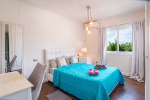 7 slaapkamers, een kluis op de kamer, een bureau