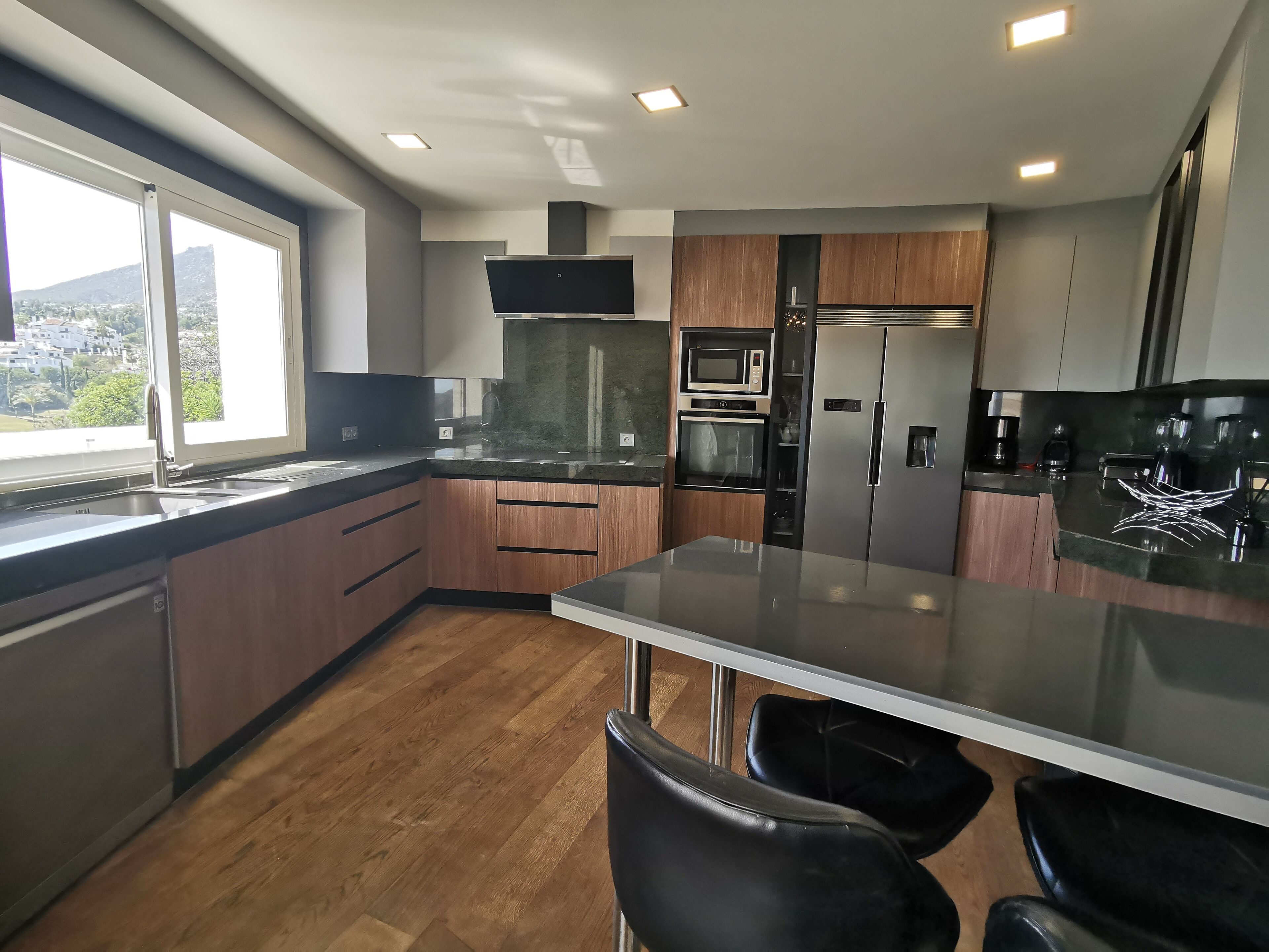 Elegant Villa With Seaview Close to Puerto Banus and Beaches