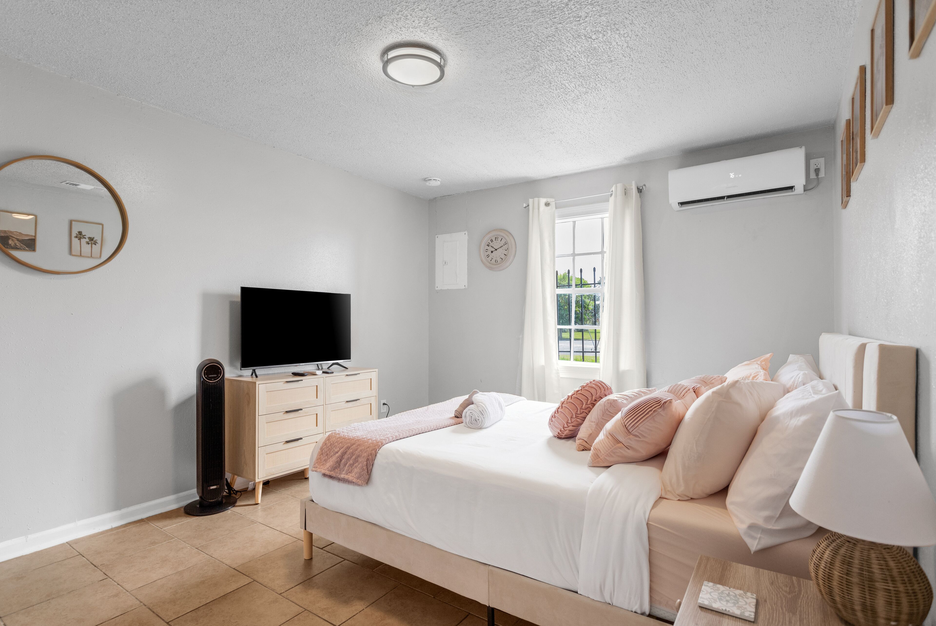 Pet friendly 2 Bedroom Aparment!