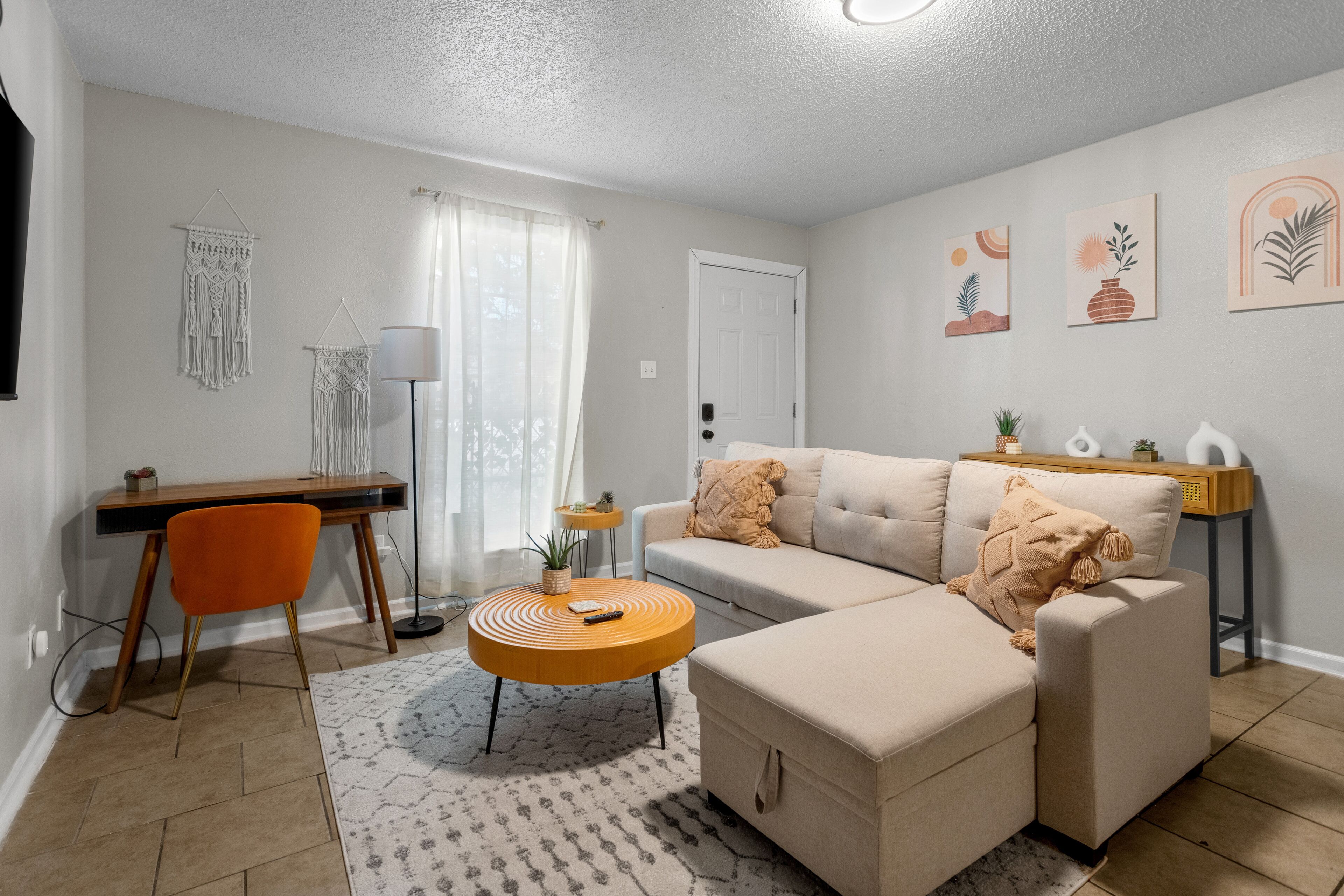 Pet friendly 2 Bedroom Aparment!