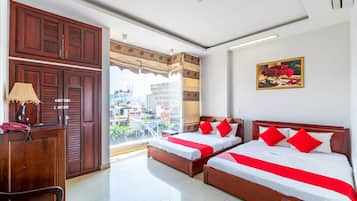 Family Room | 1 bedroom, desk, laptop workspace, blackout curtains