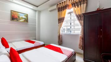 Superior Triple Room | 1 bedroom, desk, laptop workspace, blackout curtains