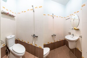 Superior Double Room | Bathroom