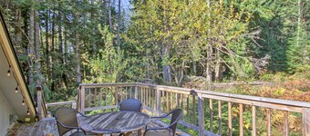 Owls Nest Studio w/ Hot Tub: Hike Nearby!