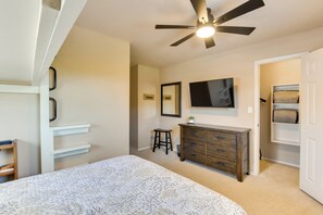 House (5 Bedrooms) | Interior