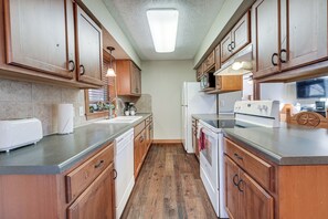 House (4 Bedrooms) | Interior - Families Welcome! Branson Resort-style Getaway (Branson)