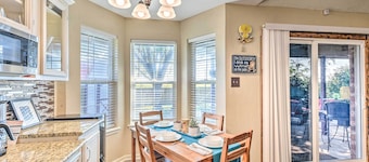 Abilene Home W/bbq & Pvt Yard, 1 Mi to Acu!