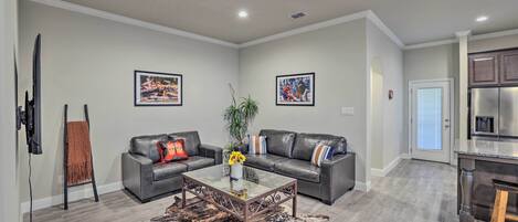 House (4 Bedrooms) | Front of property