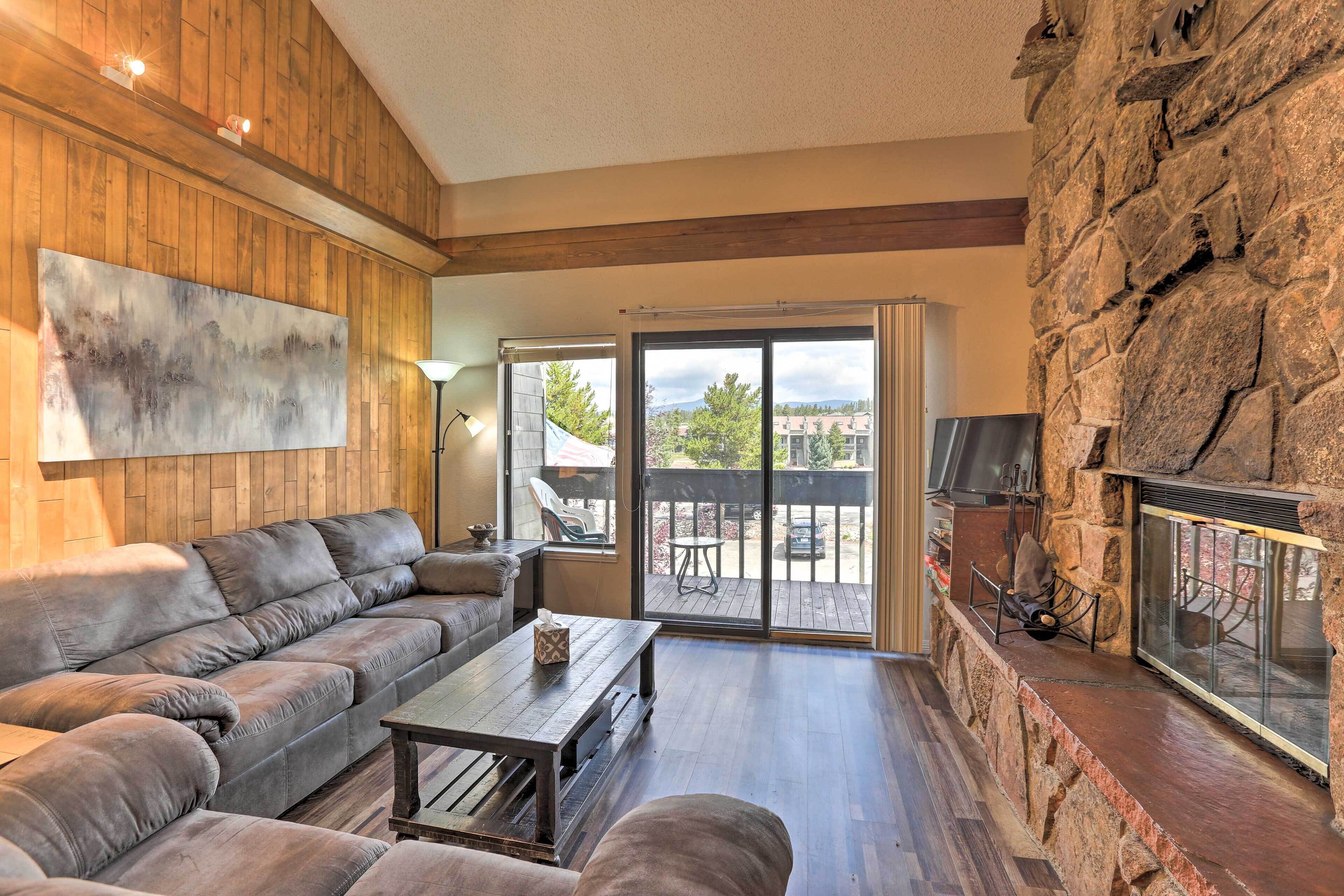 Airy Fraser Condo ~ 6 Miles to Winter Park Resort!