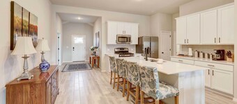 Bastrop Home w/ Yard, 28 Mi to Austin!