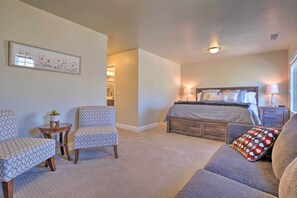 Apartment (3 Bedrooms) | Interior - 'blue Sky Get-a-way' Townhome w/ Patio, Grill (Washington)