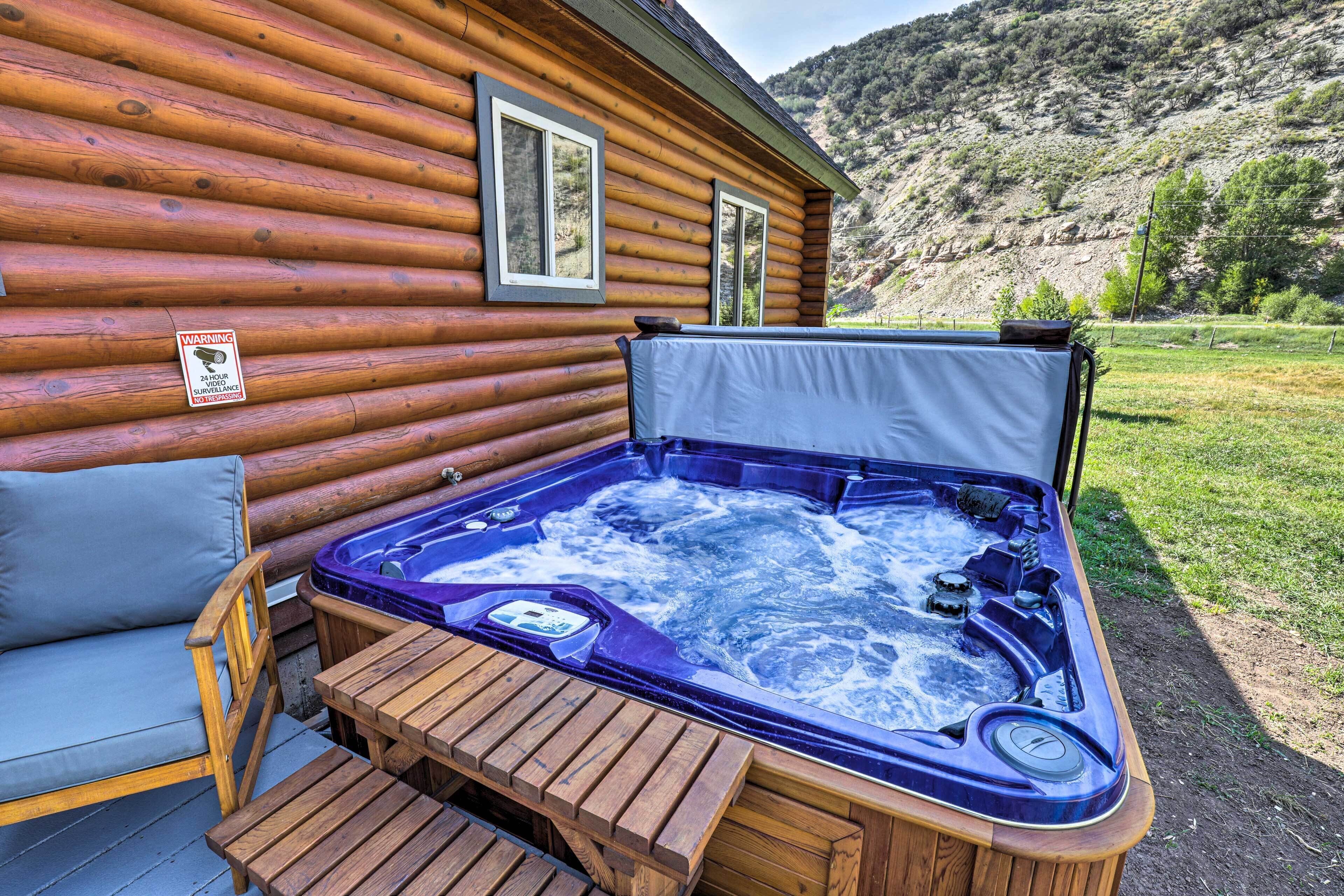 Beautiful Oakley Cabin w/ Private Hot Tub & Views!