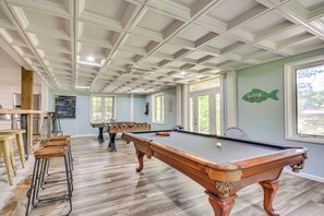 House (5 Bedrooms) | Interior