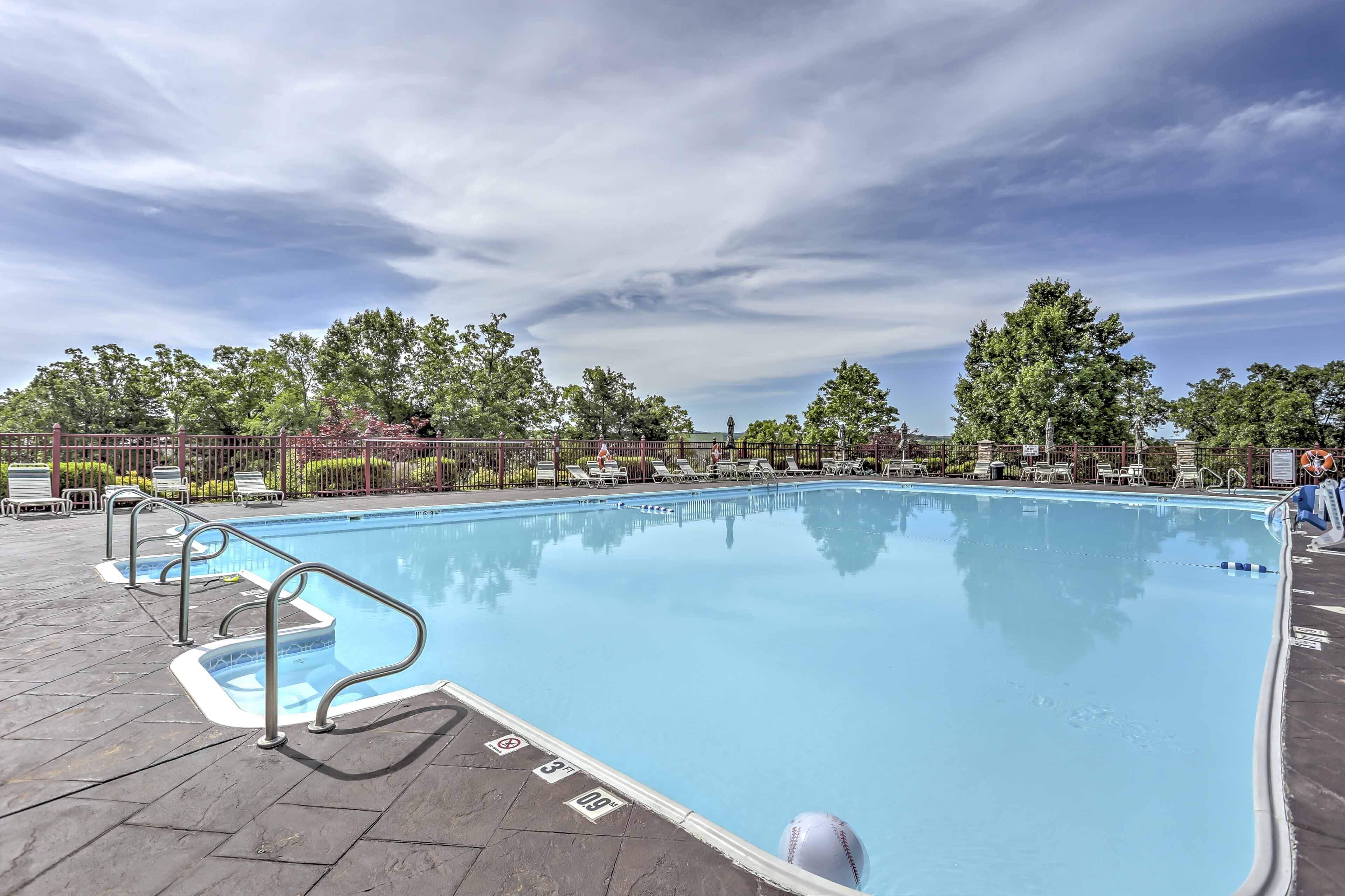 Branson Condo on Fairway: Steps From Resort Pools!