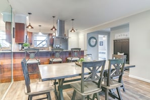 Interior - Branson Family Condo: Golf, Relax & Swim! (Branson)