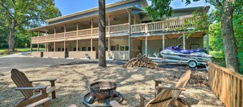 Beautiful Bull Shoals Retreat w/ Lake View!