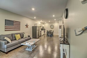 Apartment (1 Bedroom) | Interior - Beautiful Bull Shoals Retreat w/ Lake View! (Bull Shoals)