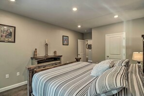 Apartment (1 Bedroom) | Interior - Beautiful Bull Shoals Retreat w/ Lake View! (Bull Shoals)