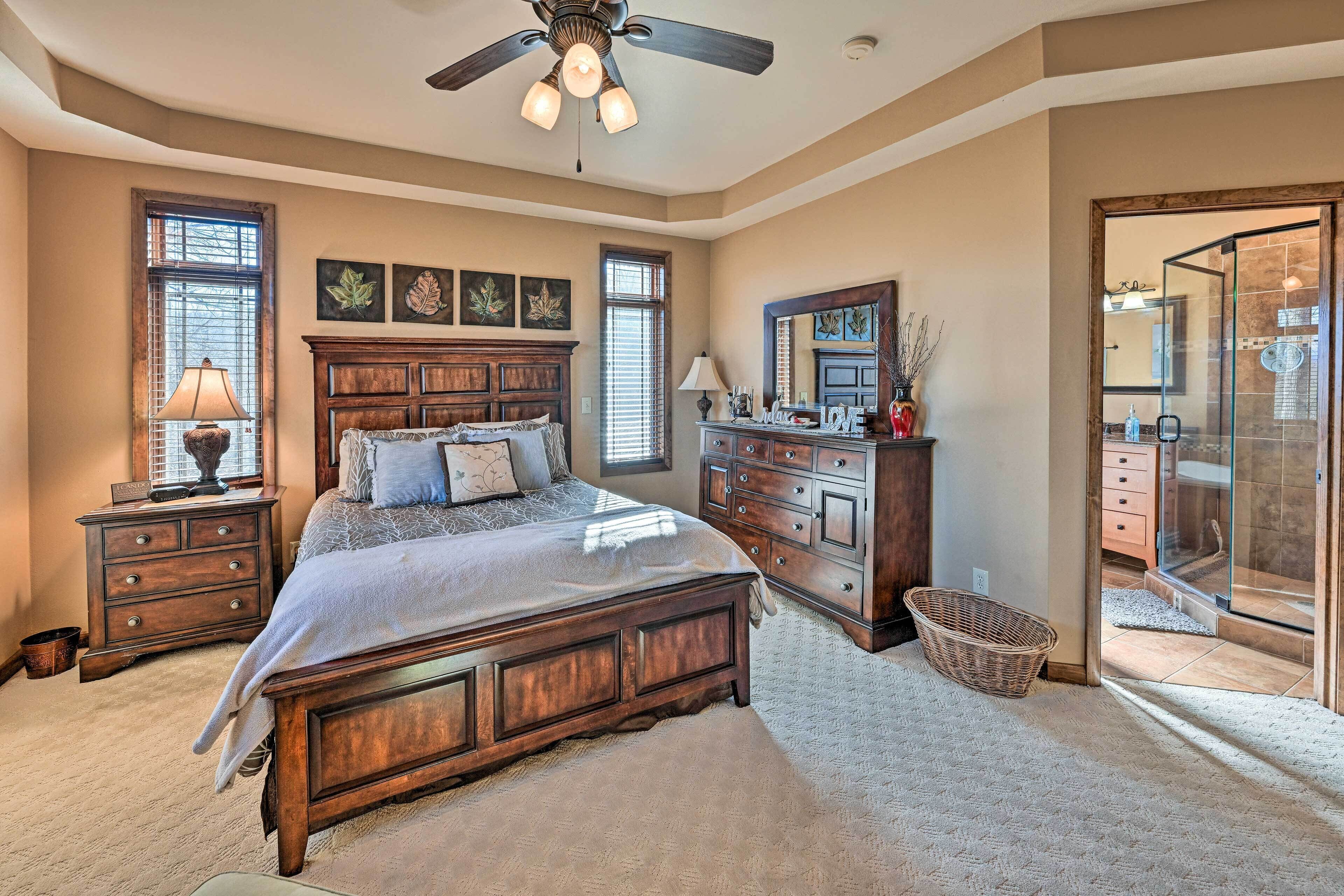 Brasstown Cabin Getaway: Decks & Mtn Views!