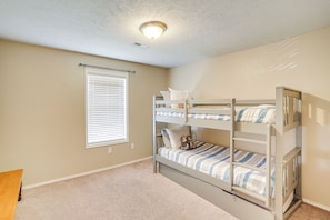 Interior - 5 Mi to Silver Dollar City: Condo w/ Pool Access (Branson)