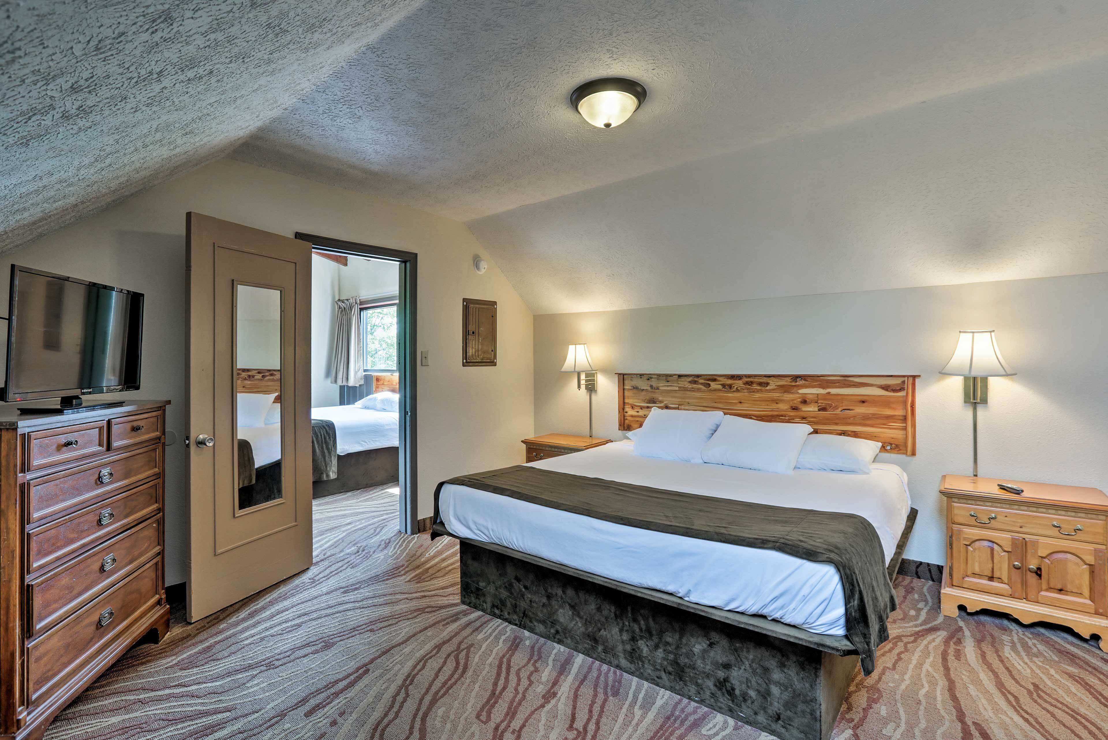 Burkesville Apt w/ Deck, Views & Pool Access!