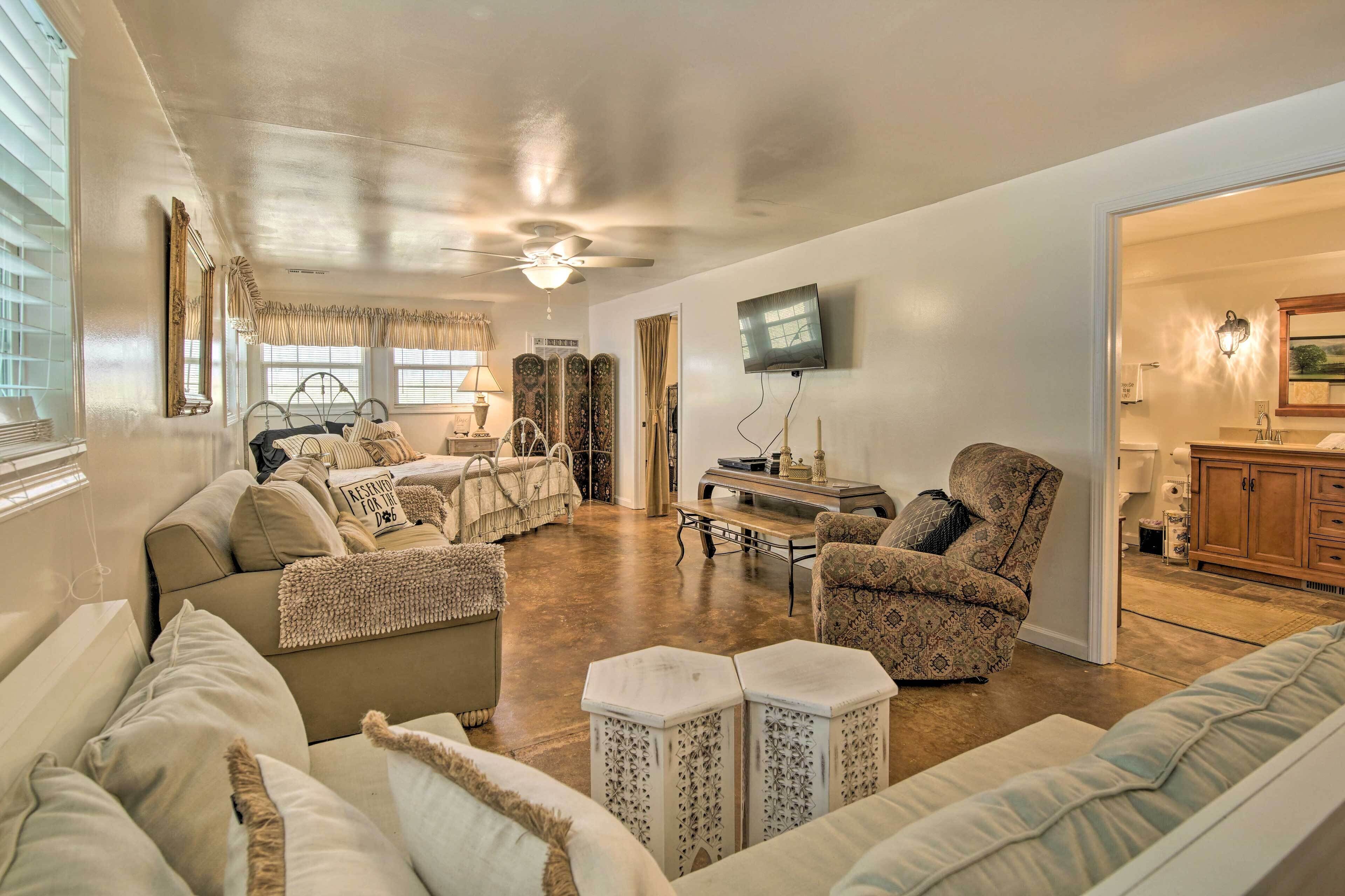 House (3 Bedrooms) | Interior