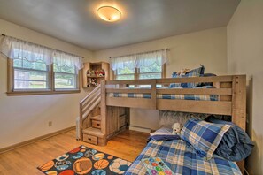 Interior - Bright Springfield Home: Walk to Nature Center! (Springfield)