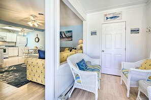 TV - Cape May Quad Unit w/ Deck ~ Half-mi to the Beach! (Cape May)