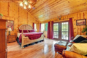 Interior - Relax Fireside! Hot Tub Haven on Table Rock Lake (Blue Eye)