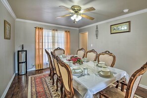 House (5 Bedrooms) | Interior
