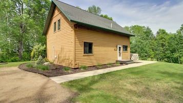 House (4 Bedrooms) | Front of property