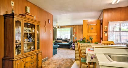 Bright Springer House w/ Hammock & Orchard Views!