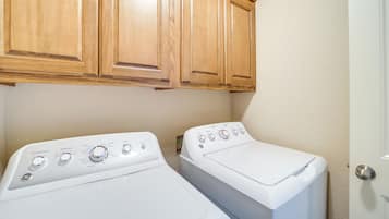 Casa (4 Bedrooms) | Interior