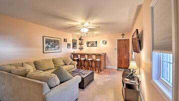 House (5 Bedrooms) | Interior