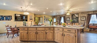 Missouri Getaway w/ Pasture Views & Patio!