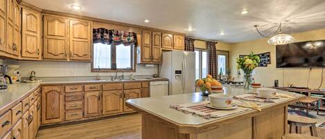 House (3 Bedrooms) | Interior