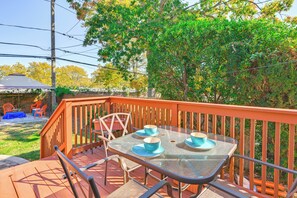 Interior - Central Elmont Studio w/ Great Outdoor Space! (Elmont)