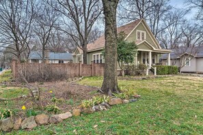 Exterior - Charming Conway Home w/ Yard - Walk to Dtwn! (Conway)
