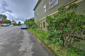 Apartment (3 Bedrooms) | Interior - Charming Apartment in Downtown Blue Lake! (Blue Lake)