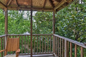 Apartment (3 Bedrooms) | Interior - Charming Apartment in Downtown Blue Lake! (Blue Lake)