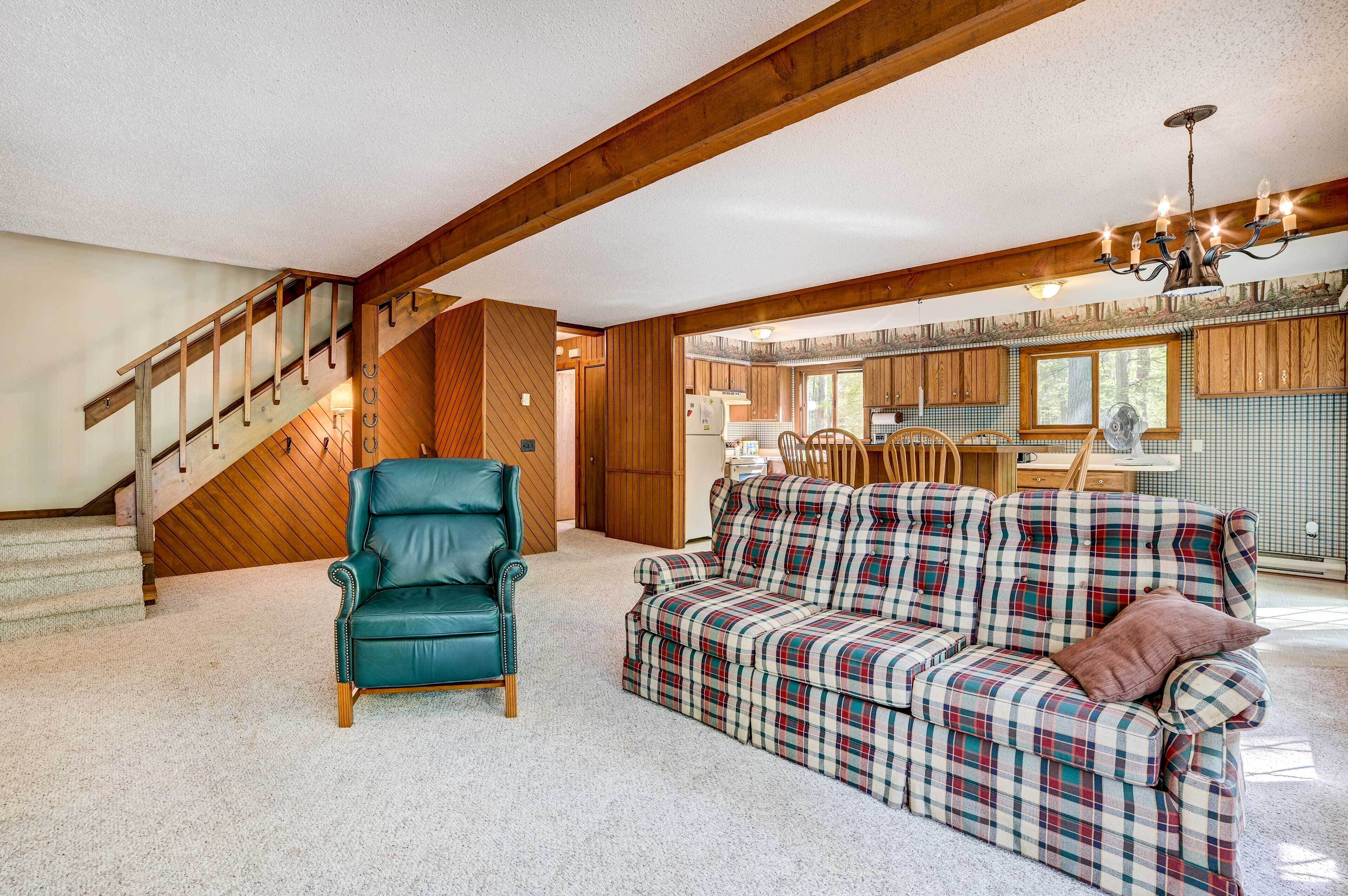 Charming Gaylord Getaway ~ 2 Mi to Golfing