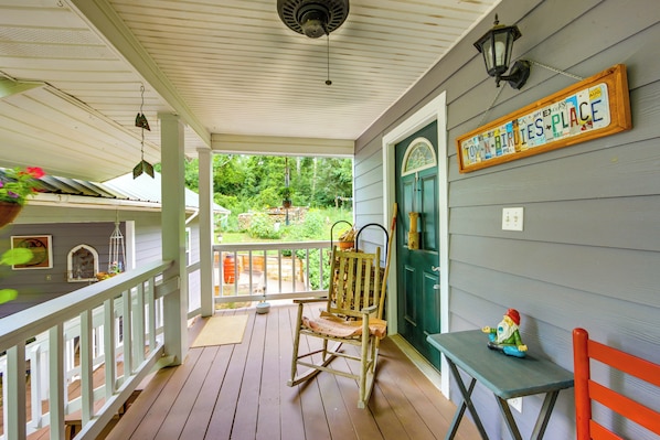 House (1 Bedroom) | Front of property - Charming Rusk Guest Cabin w/ Shared Yard (Rusk)