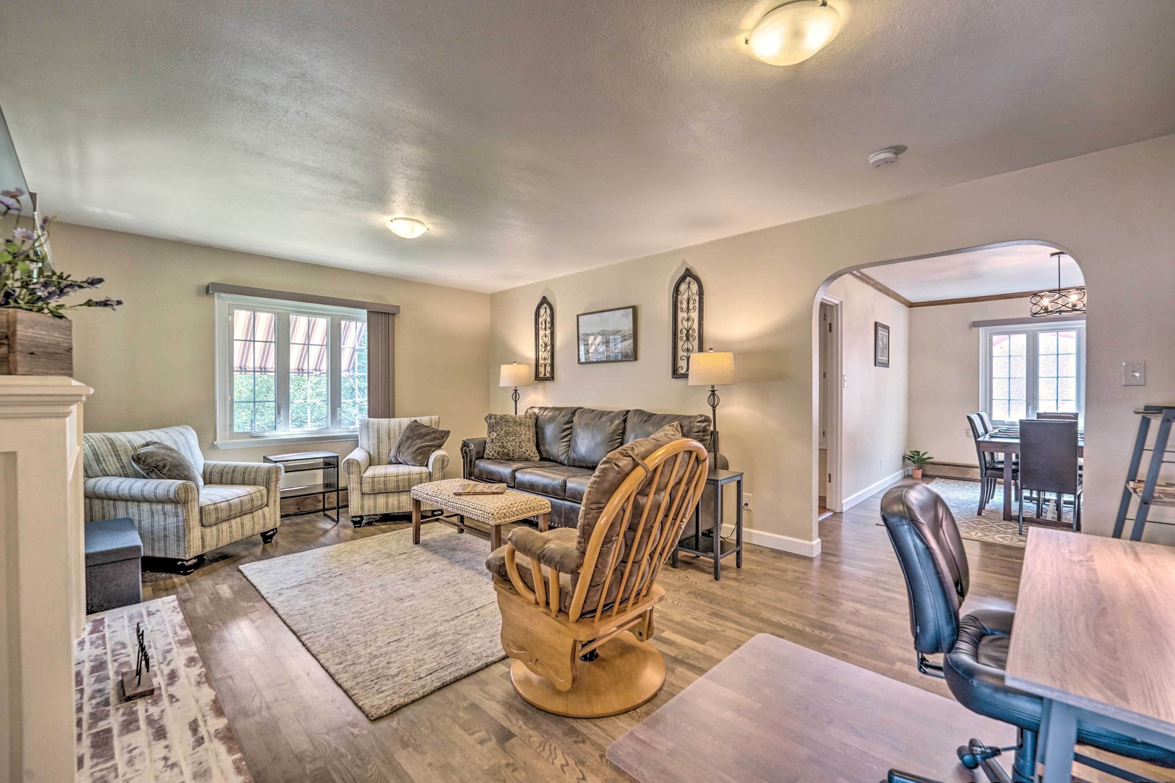 Charming Downtown Laramie Home: Walk to UW!