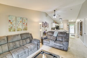 Apartment (2 Bedrooms) | Interior - 3 Mi to Branson Strip: Condo w/ Balcony! (Branson)