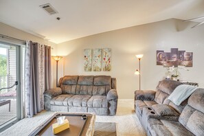 Apartment (2 Bedrooms) | Interior - 3 Mi to Branson Strip: Condo w/ Balcony! (Branson)