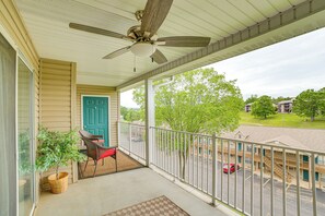 Apartment (2 Bedrooms) | Interior - 3 Mi to Branson Strip: Condo w/ Balcony! (Branson)